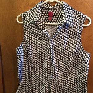 Woman’s sleeveless top